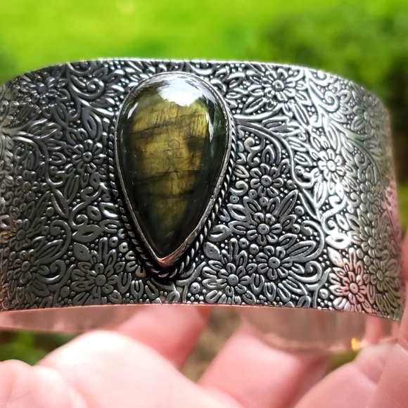 New Oversized Labradorite 925 Silver Cuff Bracelet. - Picture 8 of 16